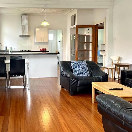 Spacious Retreat Near Ferry & Mall Wellington Exterior photo