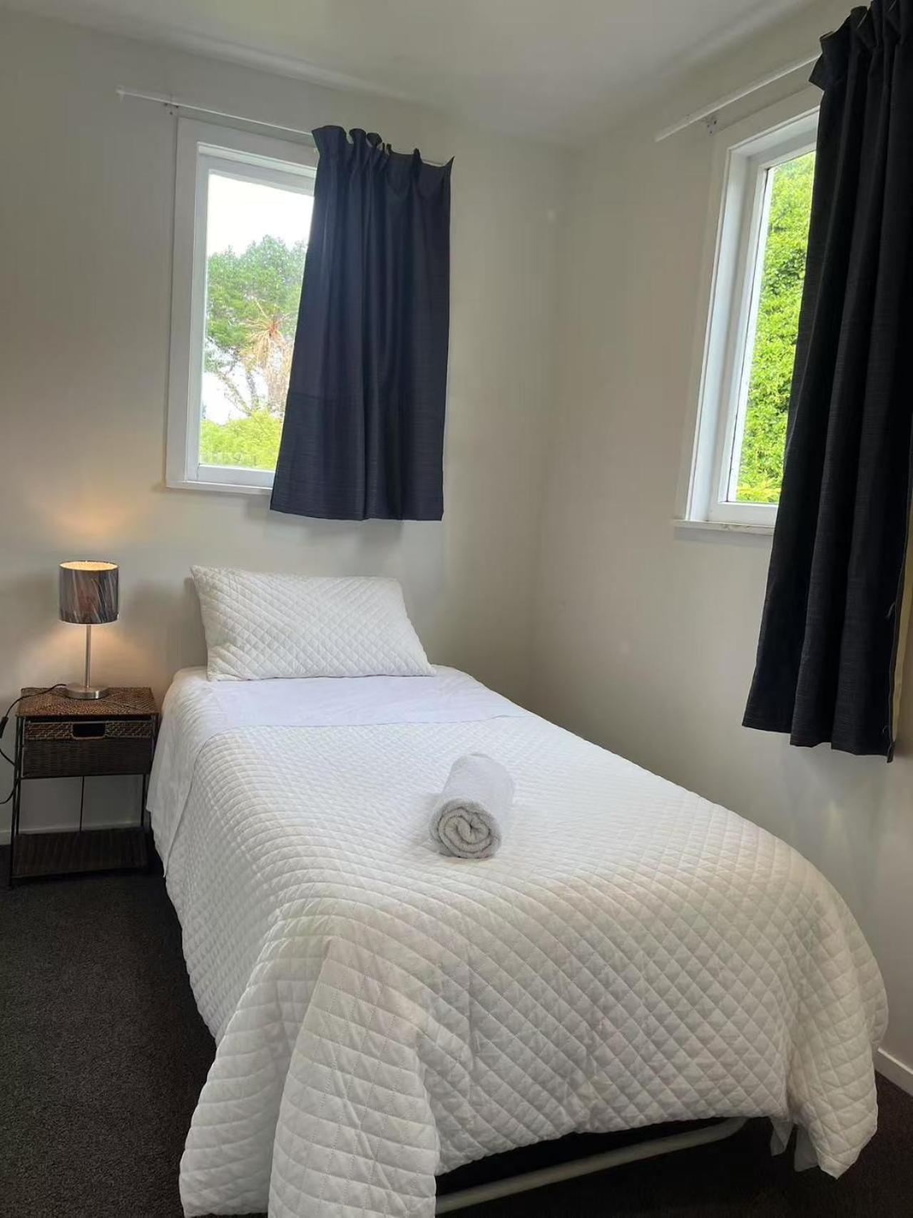 Spacious Retreat Near Ferry & Mall Wellington Exterior photo