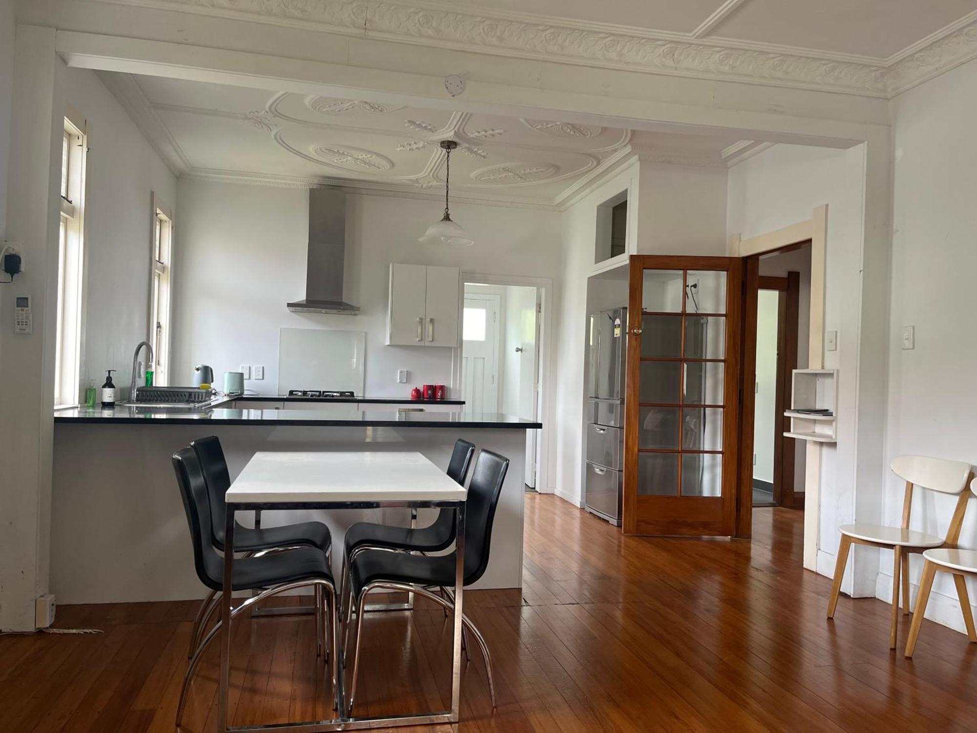 Spacious Retreat Near Ferry & Mall Wellington Exterior photo